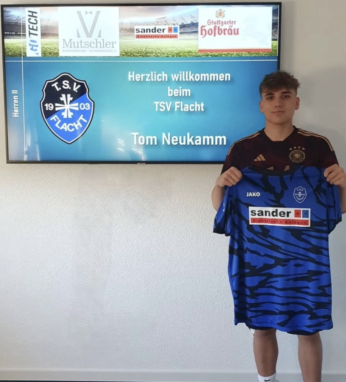 Tom Neukamm bleibt ein Schwarz-Blauer und schließt sich unserer 2. Mannschaft an.